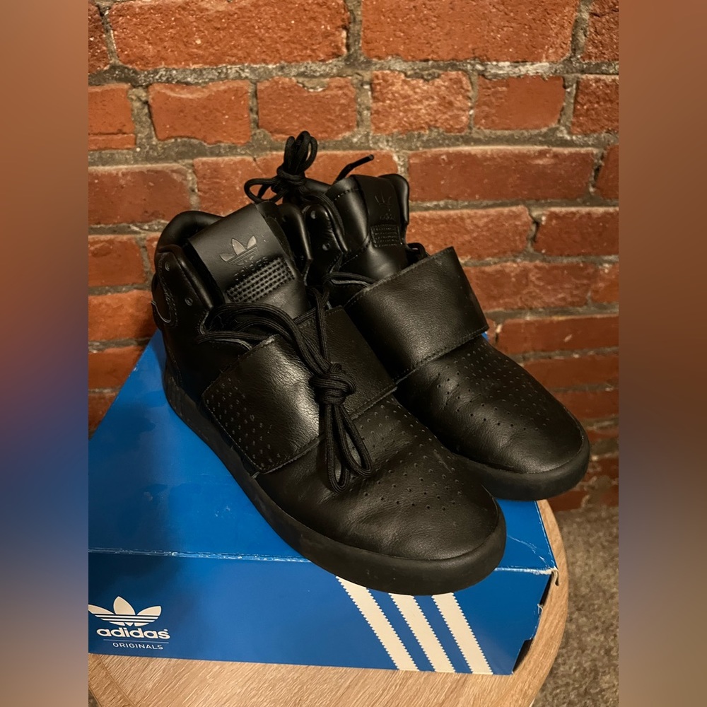 Adidas Tubular Invader Strap Leather All Black